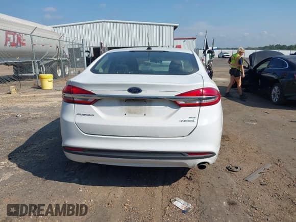 ✅ 2018 Ford Fusion SE • VIN: 3FA6P0LU9JR206266 • Lot: 43250577. Listed on IAAI with 125,645 mi. Free auction sales archive from the USA and detailed vehicle history report at DreamBid. Image 15.