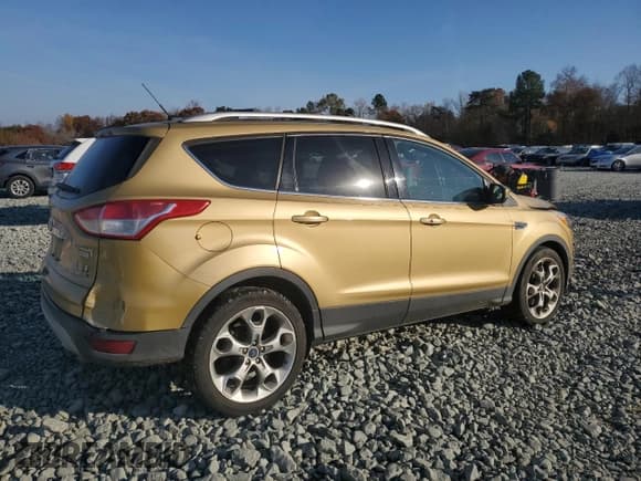 ✅ 2015 Ford Escape Titanium • VIN: 1FMCU0J94FUA28413 • Lot: 91881125. Listed on Copart with 132,622 mi. Free auction sales archive from the USA and detailed vehicle history report at DreamBid. Image 3.
