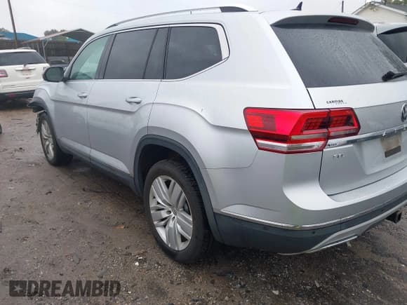✅ 2019 Volkswagen Atlas SEL Premium • VIN: 1V2NR2CA4KC565315 • Лот: 43542718. Опубликован ранее на IAAI с пробегом 86 417 миль. Бесплатный доступ к архиву аукционных продаж из США и подробный отчёт об истории автомобиля на DreamBid. Изображение 3.