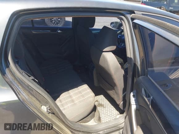 ✅ 2013 Volkswagen Golf GTI • VIN: WVWHD7AJ2DW025606 • Лот: 42035811. Опубликован ранее на IAAI с пробегом 146 748 миль. Бесплатный доступ к архиву аукционных продаж из США и подробный отчёт об истории автомобиля на DreamBid. Изображение 8.