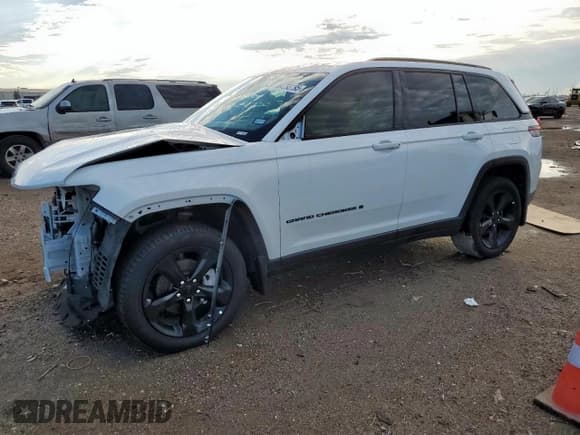 ✅ 2025 Jeep Grand Cherokee Limited • VIN: 1C4RJGBG6SC284338 • Lot: 84233195. Wystawiony na Copart z przebiegiem 15 142 mil. Bezpłatny archiwum sprzedaży aukcyjnych z USA i szczegółowy raport historii pojazdu na DreamBid. Zdjęcie 1.