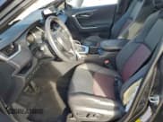 ✅ 2024 Toyota RAV4 XSE • VIN: JTMEB3FV9RD200157 • Лот: 94741625. Опубликован ранее на Copart с пробегом 15 440 миль. Бесплатный доступ к архиву аукционных продаж из США и подробный отчёт об истории автомобиля на DreamBid. Изображение 7.