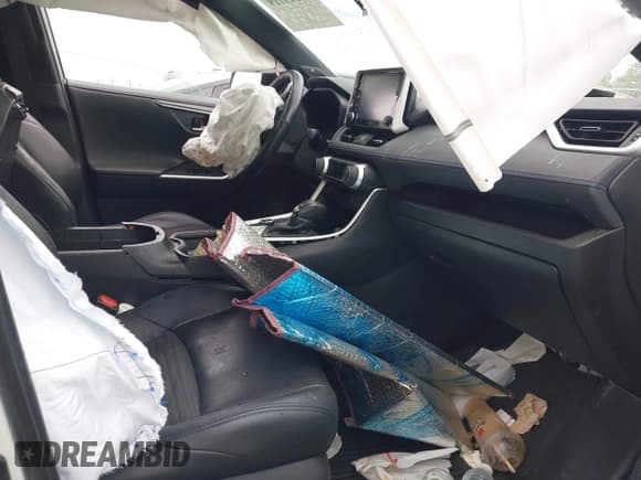 ✅ 2021 Toyota RAV4 Hybrid XSE • VIN: 4T3E6RFV9MU027176 • Lot: 43519719. Listed on IAAI with 63,527 mi. Free auction sales archive from the USA and detailed vehicle history report at DreamBid. Image 5.