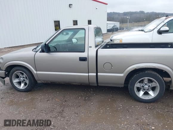 ✅ 2000 Chevrolet S-10 LS • VIN: 1GCCS14W2Y8168652 • Лот: 41515733. Опубликован ранее на IAAI с пробегом 263 672 миль. Бесплатный доступ к архиву аукционных продаж из США и подробный отчёт об истории автомобиля на DreamBid. Изображение 15.