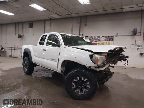 ✅ 2015 Toyota Tacoma • VIN: 5TFUX4EN9FX036973 • Lot: 41600331. Listed on IAAI with 150,343 mi. Free auction sales archive from the USA and detailed vehicle history report at DreamBid. Image 1.