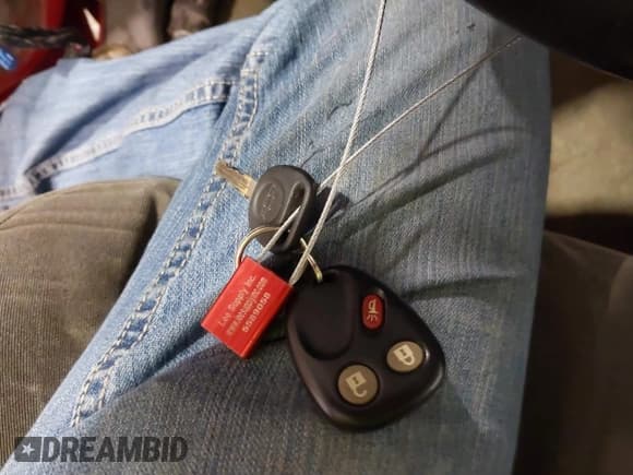 ✅ 2005 Chevrolet Silverado 2500HD LS • VIN: 1GCHK23235F812421 • Lot: 42096187. Wystawiony na IAAI z przebiegiem 328 958 mil. Bezpłatny archiwum sprzedaży aukcyjnych z USA i szczegółowy raport historii pojazdu na DreamBid. Zdjęcie 11.