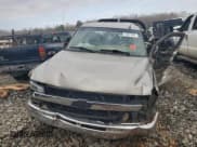 ✅ 2002 Chevrolet Silverado 2500HD LT • VIN: 1GCHK23142F238236 • Лот: 44073945. Опубликован ранее на Copart с пробегом Не указан. Бесплатный доступ к архиву аукционных продаж из США и подробный отчёт об истории автомобиля на DreamBid. Изображение 5.