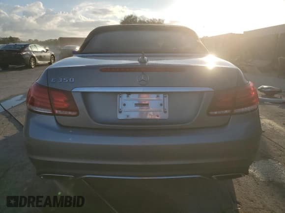 ✅ 2014 Mercedes-Benz E 350 • VIN: WDDKK5KF4EF245864 • Lot: 86799925. Listed on Copart with 153,163 mi. Free auction sales archive from the USA and detailed vehicle history report at DreamBid. Image 6.