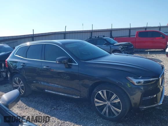 ✅ 2022 Volvo XC60 Inscription • VIN: YV4L12DL7N1021114 • Lot: 43117718. Wystawiony na IAAI z przebiegiem 42 095 mil. Bezpłatny archiwum sprzedaży aukcyjnych z USA i szczegółowy raport historii pojazdu na DreamBid. Zdjęcie 13.