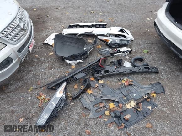 ✅ 2024 Kia Forte GT-Line • VIN: 3KPF54AD2RE773352 • Lot: 43478592. Listed on IAAI with 11,965 mi. Free auction sales archive from the USA and detailed vehicle history report at DreamBid. Image 12.