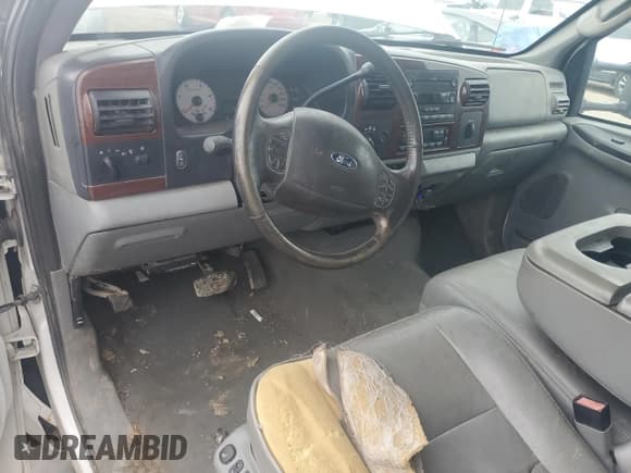 ✅ 2006 Ford F-350 XL • VIN: 1FTWW33P86ED60180 • Lot: 89830175. Wystawiony na Copart z przebiegiem 259 140 mil. Bezpłatny archiwum sprzedaży aukcyjnych z USA i szczegółowy raport historii pojazdu na DreamBid. Zdjęcie 8.