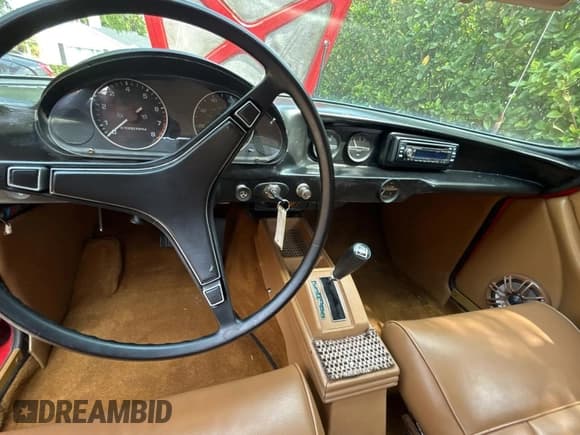 ✅ 1971 Volvo P1800 • VIN: 184363035256 • Лот: 51167425. Опубликован ранее на Copart с пробегом 138 023 миль. Бесплатный доступ к архиву аукционных продаж из США и подробный отчёт об истории автомобиля на DreamBid. Изображение 9.