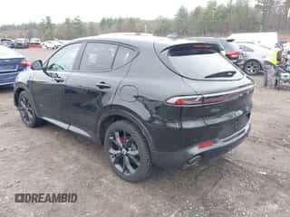 2024 Dodge Hornet R/T Plus z VIN ZACPDFDW8R3A11315, wystawiony jako IAAI lot #41996381 z przebiegiem 2 049 mil mil oraz . Historia ofert i sprzedaży dostępna na DreamBid. Obrazek 3.