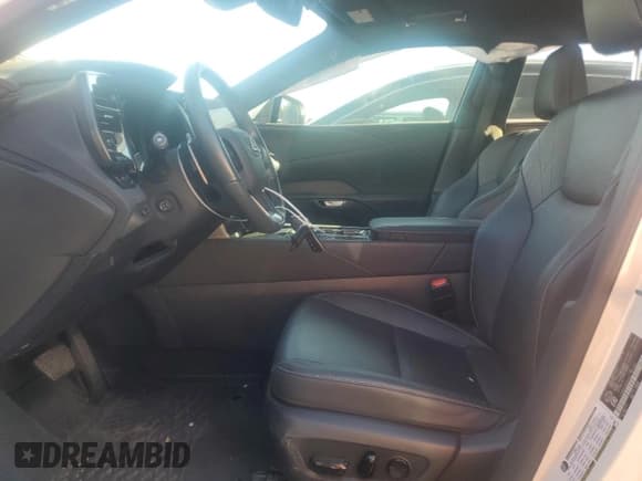 ✅ 2024 Lexus RX 350h Luxury • VIN: 2T2BBMCA1RC026149 • Lot: 82047995. Listed on Copart with 38,964 mi. Free auction sales archive from the USA and detailed vehicle history report at DreamBid. Image 7.