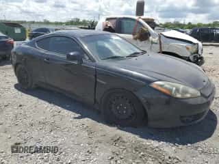 ✅ 2008 Hyundai Tiburon GS • VIN: KMHHM66D88U276074 • Лот: 66017505. Опубликован ранее на Copart с пробегом 213 326 миль. Бесплатный доступ к архиву аукционных продаж из США и подробный отчёт об истории автомобиля на DreamBid. Изображение 4.