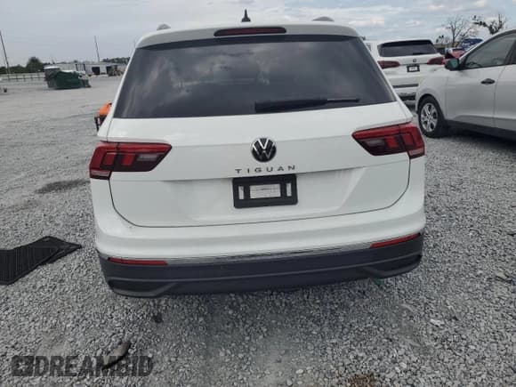 ✅ 2024 Volkswagen Tiguan S • VIN: 3VVRB7AX8RM107315 • Lot: 80452895. Wystawiony na Copart z przebiegiem 31 466 mil. Bezpłatny archiwum sprzedaży aukcyjnych z USA i szczegółowy raport historii pojazdu na DreamBid. Zdjęcie 6.