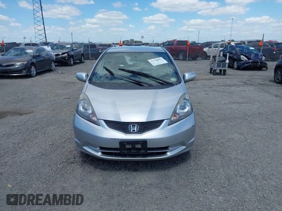✅ 2013 Honda Fit • VIN: JHMGE8G38DC015072 • Lot: 41998658. Wystawiony na IAAI z przebiegiem 126 252 mil. Bezpłatny archiwum sprzedaży aukcyjnych z USA i szczegółowy raport historii pojazdu na DreamBid. Zdjęcie 12.