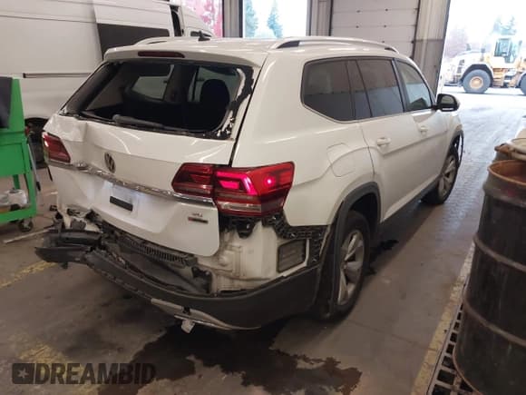 ✅ 2018 Volkswagen Atlas S • VIN: 1V2GR2CA4JC517109 • Лот: 40972060. Опубликован ранее на IAAI с пробегом 109 117 миль. Бесплатный доступ к архиву аукционных продаж из США и подробный отчёт об истории автомобиля на DreamBid. Изображение 4.