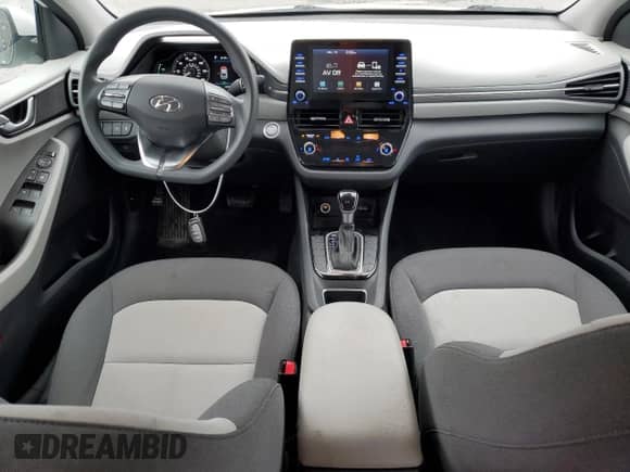 ✅ 2020 Hyundai Ioniq Blue • VIN: KMHC65LC7LU215611 • Лот: 80780154. Размещён на Copart с пробегом 81 845 миль миль. Получите бесплатный доступ к архиву аукционных продаж из США и посмотрите подробный отчёт об истории автомобиля на DreamBid. Изображение 8.