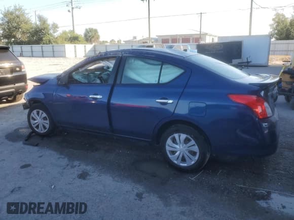 ✅ 2019 Nissan Versa S Plus • VIN: 3N1CN7AP5KL834910 • Лот: 93740445. Опубликован ранее на Copart с пробегом Не указан. Бесплатный доступ к архиву аукционных продаж из США и подробный отчёт об истории автомобиля на DreamBid. Изображение 2.
