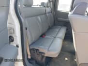 ✅ 2005 Ford F-150 STX • VIN: 1FTRX12W75FB36043 • Lot: 43242064. Wystawiony na IAAI z przebiegiem 200 000 mil. Bezpłatny archiwum sprzedaży aukcyjnych z USA i szczegółowy raport historii pojazdu na DreamBid. Zdjęcie 8.