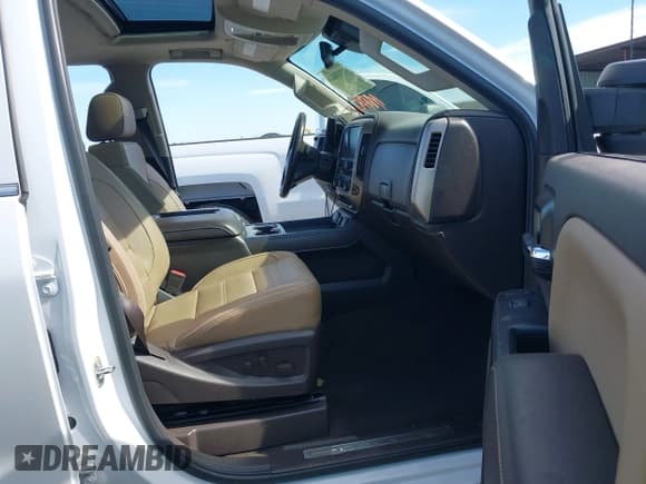 ✅ 2018 GMC Sierra 2500HD Denali • VIN: 1GT12UEY9JF246905 • Lot: 42655664. Listed on IAAI with 73,210 mi. Free auction sales archive from the USA and detailed vehicle history report at DreamBid. Image 5.