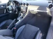 ✅ 2008 Audi TT 3.2L • VIN: TRUDD38JX81005920 • Lot: 84972744. Wystawiony na Copart z przebiegiem 74 025 mil. Bezpłatny archiwum sprzedaży aukcyjnych z USA i szczegółowy raport historii pojazdu na DreamBid. Zdjęcie 8.