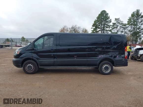 ✅ 2019 Ford Transit • VIN: 1FTYR2YM3KKA96824 • Lot: 41088013. Wystawiony na IAAI z przebiegiem 137 331 mil. Bezpłatny archiwum sprzedaży aukcyjnych z USA i szczegółowy raport historii pojazdu na DreamBid. Zdjęcie 14.