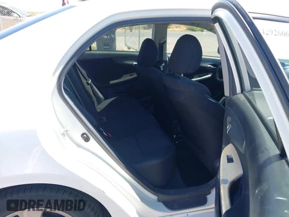 ✅ 2012 Toyota Corolla L • VIN: 5YFBU4EE1CP035875 • Lot: 42926064. Listed on IAAI with 85,144 mi. Free auction sales archive from the USA and detailed vehicle history report at DreamBid. Image 8.