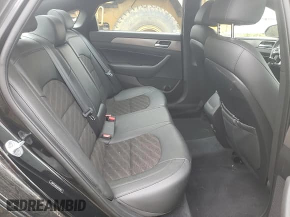 ✅ 2018 Hyundai Sonata Limited Plus • VIN: 5NPE34AB5JH678462 • Lot: 50480303. Listed on Copart with 80,086 mi. Free auction sales archive from the USA and detailed vehicle history report at DreamBid. Image 11.