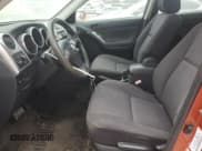 ✅ 2005 Pontiac Vibe • VIN: 5Y2SM63865Z428255 • Lot: 92933675. Wystawiony na Copart z przebiegiem 196 767 mil. Bezpłatny archiwum sprzedaży aukcyjnych z USA i szczegółowy raport historii pojazdu na DreamBid. Zdjęcie 7.