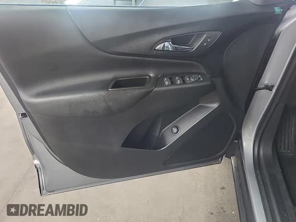 ✅ 2023 Chevrolet Equinox LT • VIN: 3GNAXTEGXPL131660 • Lot: 42610419. Wystawiony na IAAI z przebiegiem 41 414 mil. Bezpłatny archiwum sprzedaży aukcyjnych z USA i szczegółowy raport historii pojazdu na DreamBid. Zdjęcie 1.