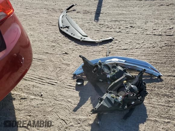 ✅ 2015 Chevrolet Impala LT • VIN: 1G1125S30FU121415 • Лот: 84073965. Опубликован ранее на Copart с пробегом 157 357 миль. Бесплатный доступ к архиву аукционных продаж из США и подробный отчёт об истории автомобиля на DreamBid. Изображение 12.