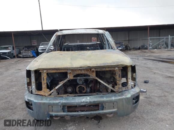 ✅ 2015 Chevrolet Silverado 2500HD LT • VIN: 1GC1KVEG0FF190275 • Lot: 41935367. Wystawiony na IAAI z przebiegiem Nie podano. Bezpłatny archiwum sprzedaży aukcyjnych z USA i szczegółowy raport historii pojazdu na DreamBid. Zdjęcie 6.