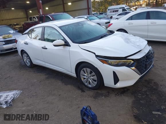 ✅ 2024 Nissan Sentra S • VIN: 3N1AB8BV5RY220309 • Lot: 43511665. Wystawiony na IAAI z przebiegiem 81 813 mil. Bezpłatny archiwum sprzedaży aukcyjnych z USA i szczegółowy raport historii pojazdu na DreamBid. Zdjęcie 1.