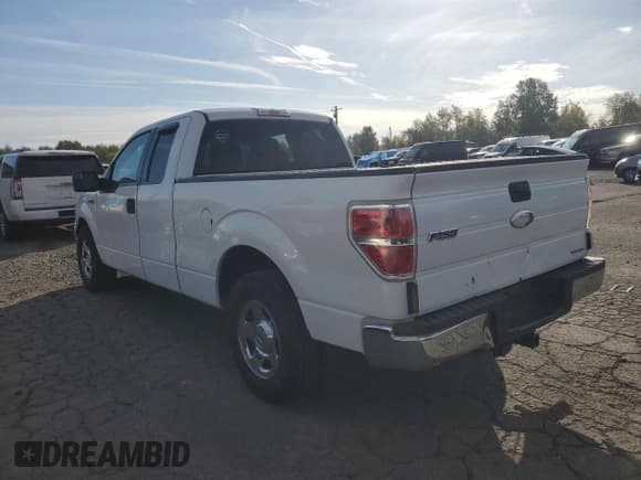 ✅ 2011 Ford F-150 XL • VIN: 1FTEX1CM7BFC52219 • Lot: 82735625. Listed on Copart with 388,717 mi. Free auction sales archive from the USA and detailed vehicle history report at DreamBid. Image 2.