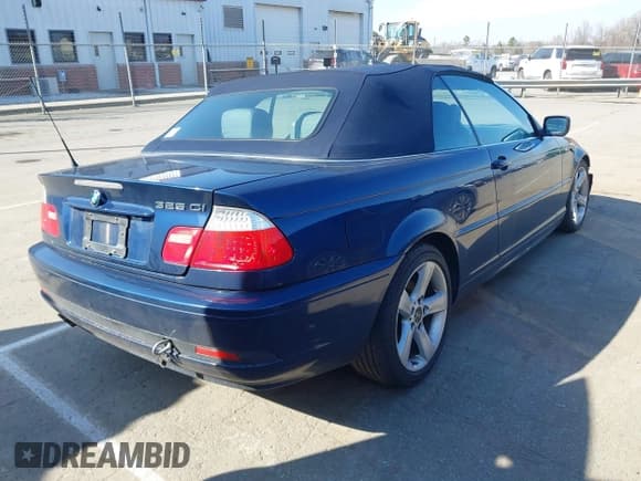 ✅ 2005 BMW 3 Series 325Ci • VIN: WBABW33415PL37327 • Lot: 41779835. Listed on IAAI with 93,473 mi. Free auction sales archive from the USA and detailed vehicle history report at DreamBid. Image 4.