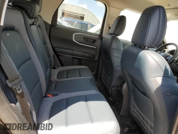 ✅ 2024 Ford Bronco Sport Outer Banks • VIN: 3FMCR9C60RRE13357 • Lot: 69690455. Wystawiony na Copart z przebiegiem 7 950 mil. Bezpłatny archiwum sprzedaży aukcyjnych z USA i szczegółowy raport historii pojazdu na DreamBid. Zdjęcie 11.