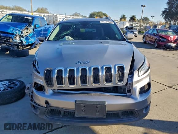 ✅ 2014 Jeep Cherokee Latitude • VIN: 1C4PJLCB1EW131677 • Lot: 93471545. Listed on Copart with 156,823 mi. Free auction sales archive from the USA and detailed vehicle history report at DreamBid. Image 5.