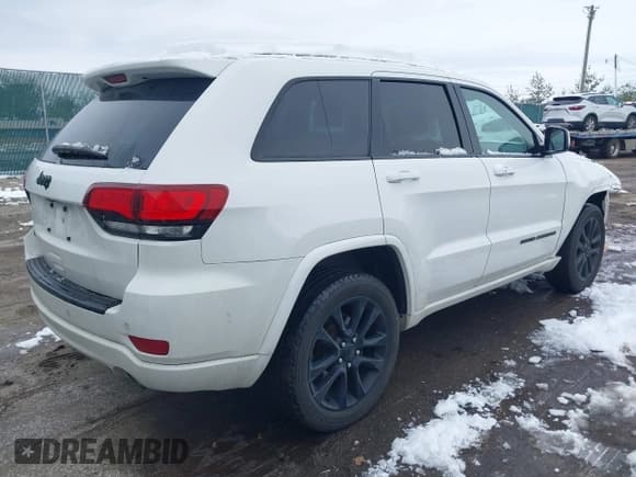 ✅ 2018 Jeep Grand Cherokee Altitude • VIN: 1C4RJFAGXJC120469 • Lot: 43674610. Listed on IAAI with 189,629 mi. Free auction sales archive from the USA and detailed vehicle history report at DreamBid. Image 4.