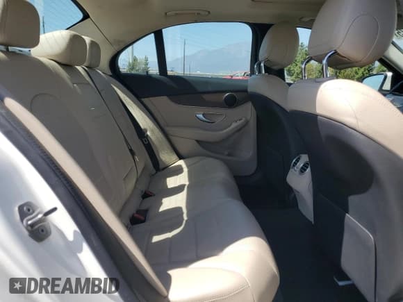 ✅ 2021 Mercedes-Benz C 300 • VIN: W1KWF8DB3MR620058 • Лот: 80759275. Опубликован ранее на Copart с пробегом 75 913 миль. Бесплатный доступ к архиву аукционных продаж из США и подробный отчёт об истории автомобиля на DreamBid. Изображение 10.