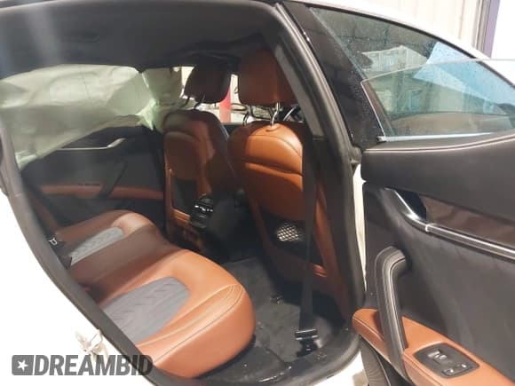 ✅ 2021 Maserati Ghibli S GranLusso • VIN: ZAM57YSL3M1369129 • Lot: 41170125. Wystawiony na IAAI z przebiegiem Nie podano. Bezpłatny archiwum sprzedaży aukcyjnych z USA i szczegółowy raport historii pojazdu na DreamBid. Zdjęcie 8.