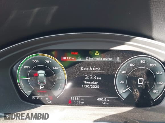 ✅ 2024 Audi Q5 S line Premium Plus • VIN: WA1E2AFY0R2070483 • Lot: 41450908. Wystawiony na IAAI z przebiegiem 12 881 mil. Bezpłatny archiwum sprzedaży aukcyjnych z USA i szczegółowy raport historii pojazdu na DreamBid. Zdjęcie 7.