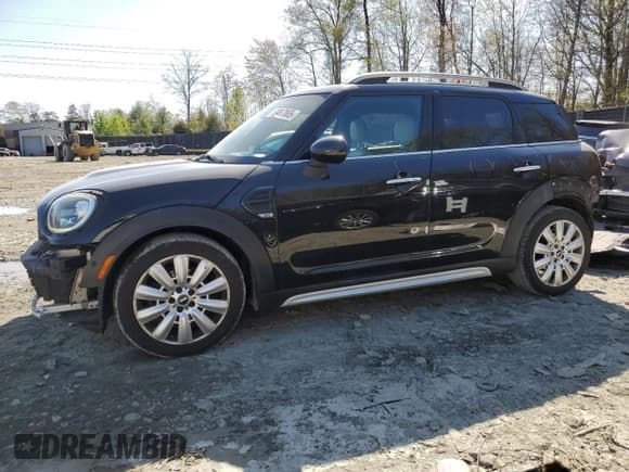✅ 2017 MINI Countryman Cooper • VIN: WMZYS7C38H3E06973 • Lot: 52487865. Listed on Copart with 131,464 mi. Free auction sales archive from the USA and detailed vehicle history report at DreamBid. Image 1.