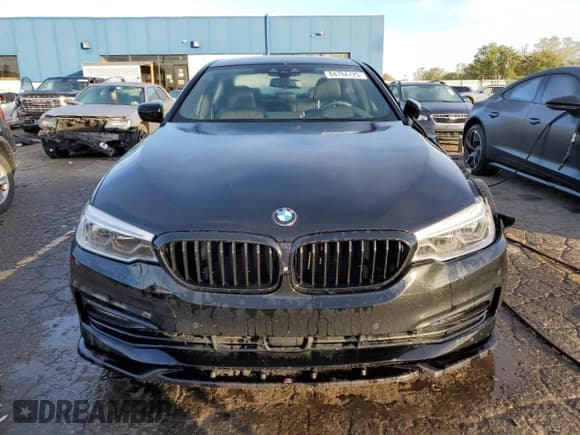 ✅ 2018 BMW 5 Series 540i xDrive • VIN: WBAJE7C58JWD52568 • Lot: 84784725. Wystawiony na Copart z przebiegiem 108 552 mil. Bezpłatny archiwum sprzedaży aukcyjnych z USA i szczegółowy raport historii pojazdu na DreamBid. Zdjęcie 5.