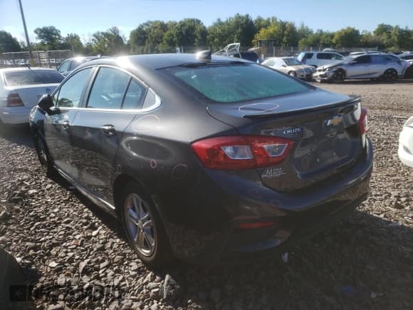 ✅ 2017 Chevrolet Cruze LT • VIN: 1G1BE5SM1H7189079 • Lot: 59728542. Listed on Copart with 77,299 mi. Free auction sales archive from the USA and detailed vehicle history report at DreamBid. Image 3.