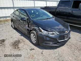 2018 Chevrolet Cruze LS с VIN 1G1BC5SM4J7231563, выставлен на аукционе Copart как лот 53261432 с пробегом 32 174 миль миль и . История ставок и продаж доступна на DreamBid. Изображение 1.