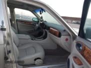 ✅ 2003 Jaguar XJ 8 • VIN: SAJDA14C23LF53538 • Lot: 43497903. Wystawiony na IAAI z przebiegiem 119 873 mil. Bezpłatny archiwum sprzedaży aukcyjnych z USA i szczegółowy raport historii pojazdu na DreamBid. Zdjęcie 5.