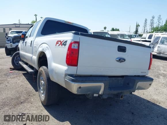 ✅ 2016 Ford F-250 Lariat • VIN: 1FT7W2B62GEB53132 • Lot: 42201422. Wystawiony na IAAI z przebiegiem 71 247 mil. Bezpłatny archiwum sprzedaży aukcyjnych z USA i szczegółowy raport historii pojazdu na DreamBid. Zdjęcie 3.