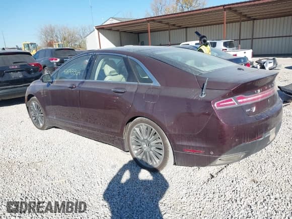 ✅ 2013 Lincoln MKZ Hybrid • VIN: 3LN6L2LU6DR823433 • Lot: 43593364. Wystawiony na IAAI z przebiegiem 200 198 mil. Bezpłatny archiwum sprzedaży aukcyjnych z USA i szczegółowy raport historii pojazdu na DreamBid. Zdjęcie 3.